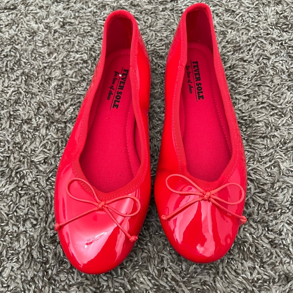Women’s Red ballet flats size 36 fits like a 6-6.5